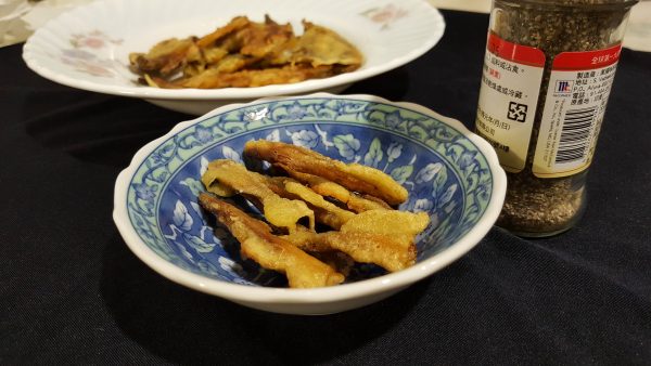 鹽酥金針花-灑胡椒鹽