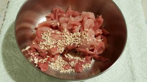 銀耳蘋果瘦肉湯-肉絲加鹽及藕粉